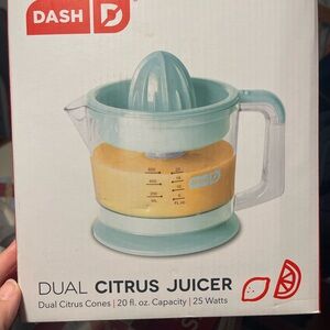 Dash  Citrus Juicer with Dual Cones - Aqua